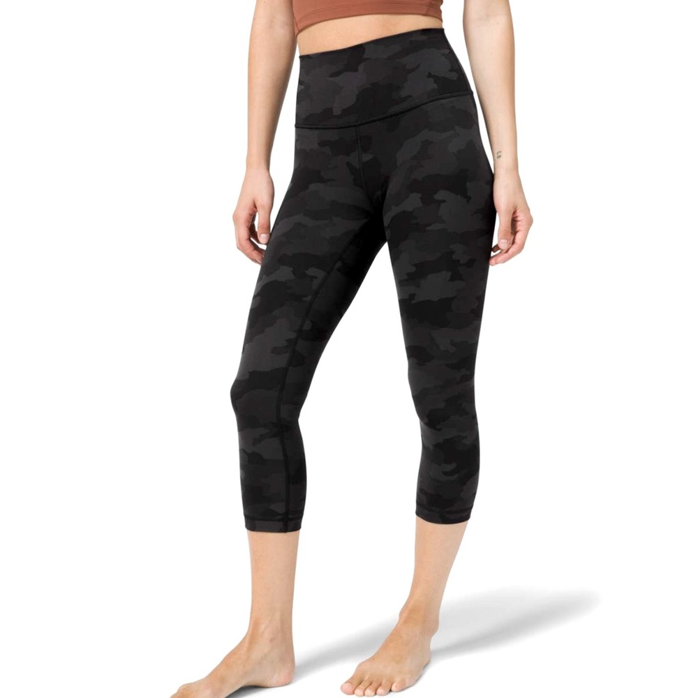 🍋 Lululemon “Wunder Under CROP (High-Rise) *Full-On Luxtreme 21" 🍋 EUC {Sz: 6}